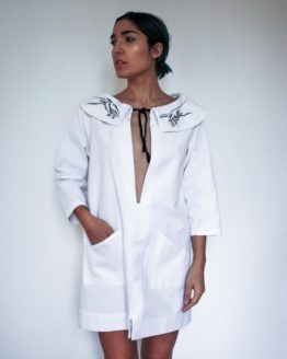 L'aube - Robe au col brodé